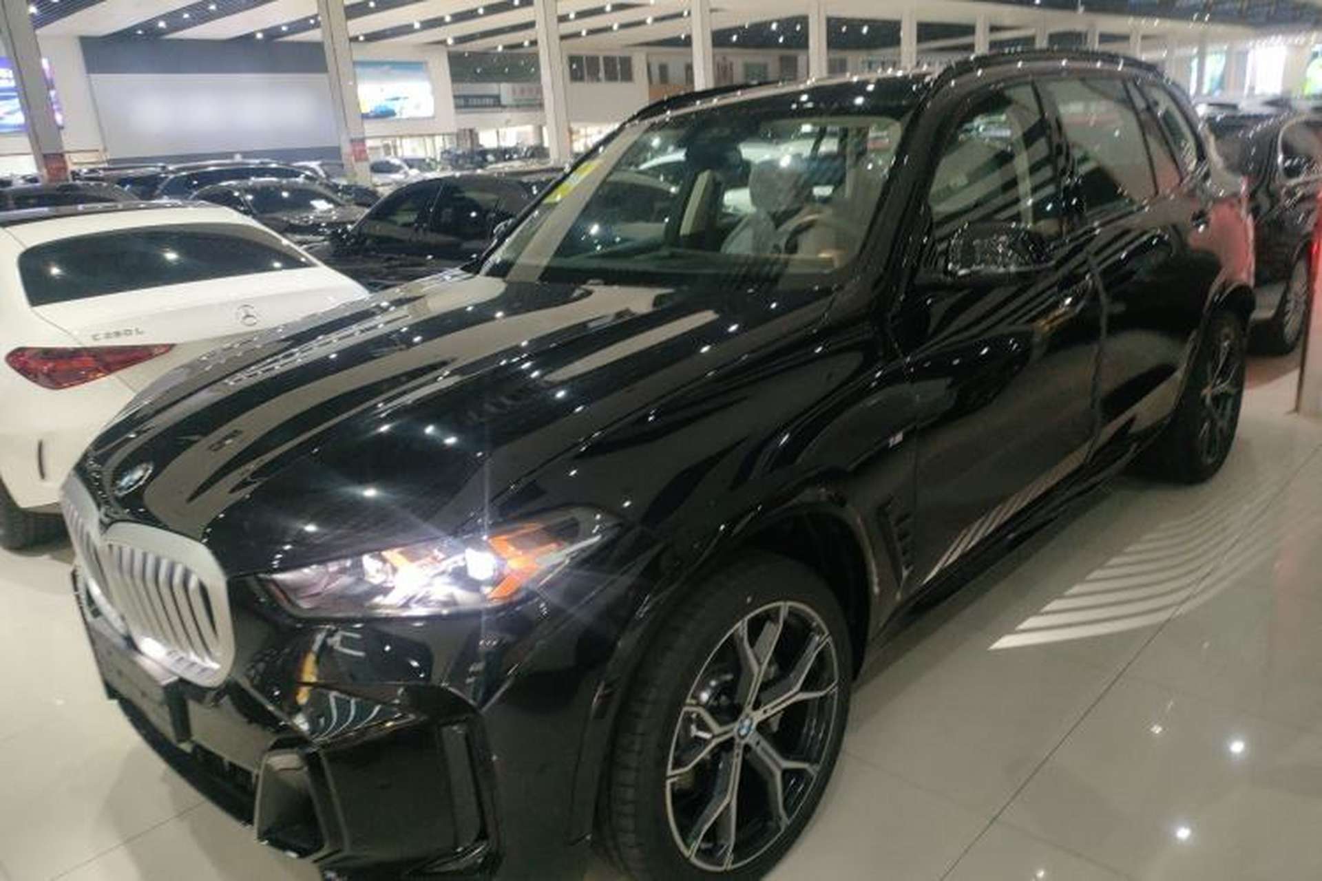 Used BMW X5 2025 Model, xDrive 30Li Prestige M Sport Night Package Front Left 45 Deg