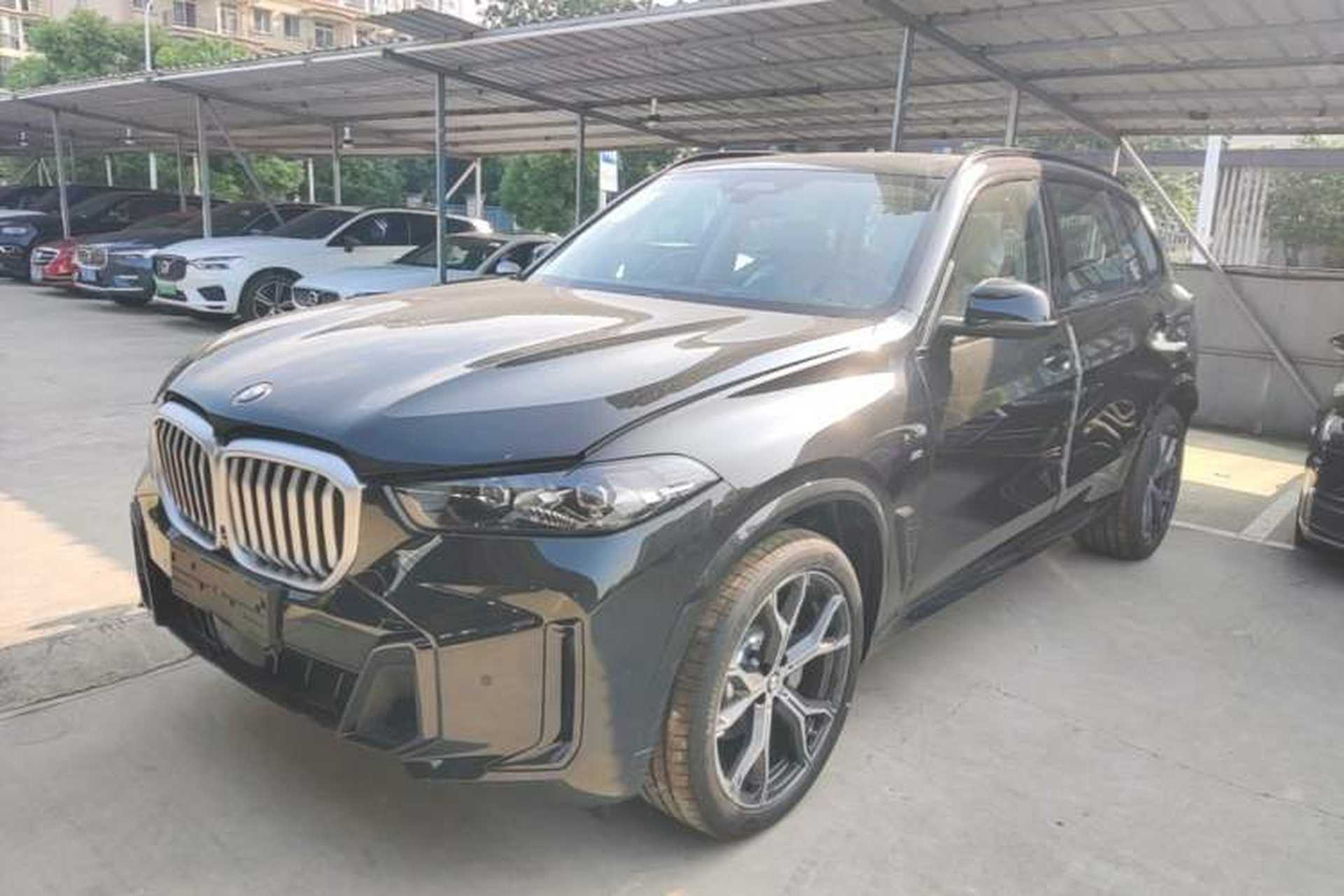Used BMW X5 2026 Model, Facelifted xDrive 30Li Premium M Sport Night Package Front Left 45 Deg