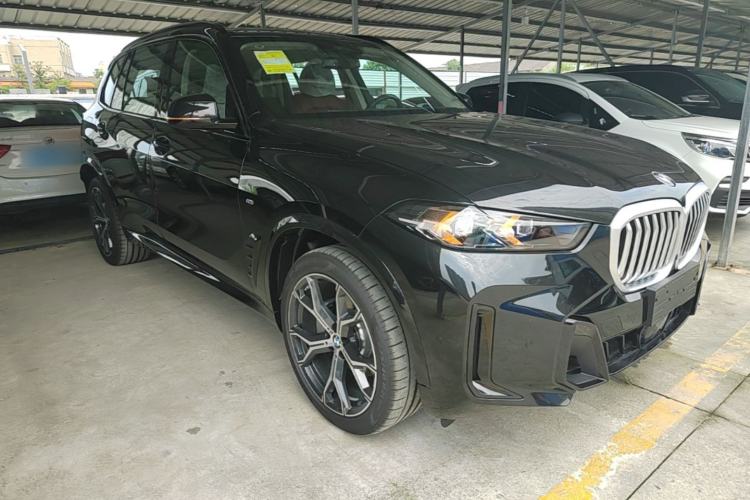 Used BMW X5 2026 Model, xDrive 30Li Prestige M Sport Night Package Front Right 45 Deg