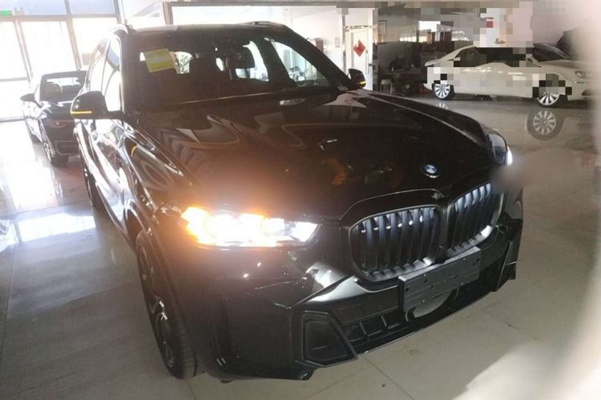 Used BMW X5 2026 Model, xDrive 40Li M Sport Night Package Front Right 45 Deg