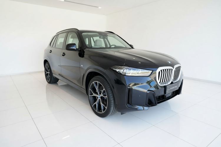 Used BMW X5 2026 Model, Facelifted xDrive 30Li Premium M Sport Night Package Front Right 45 Deg