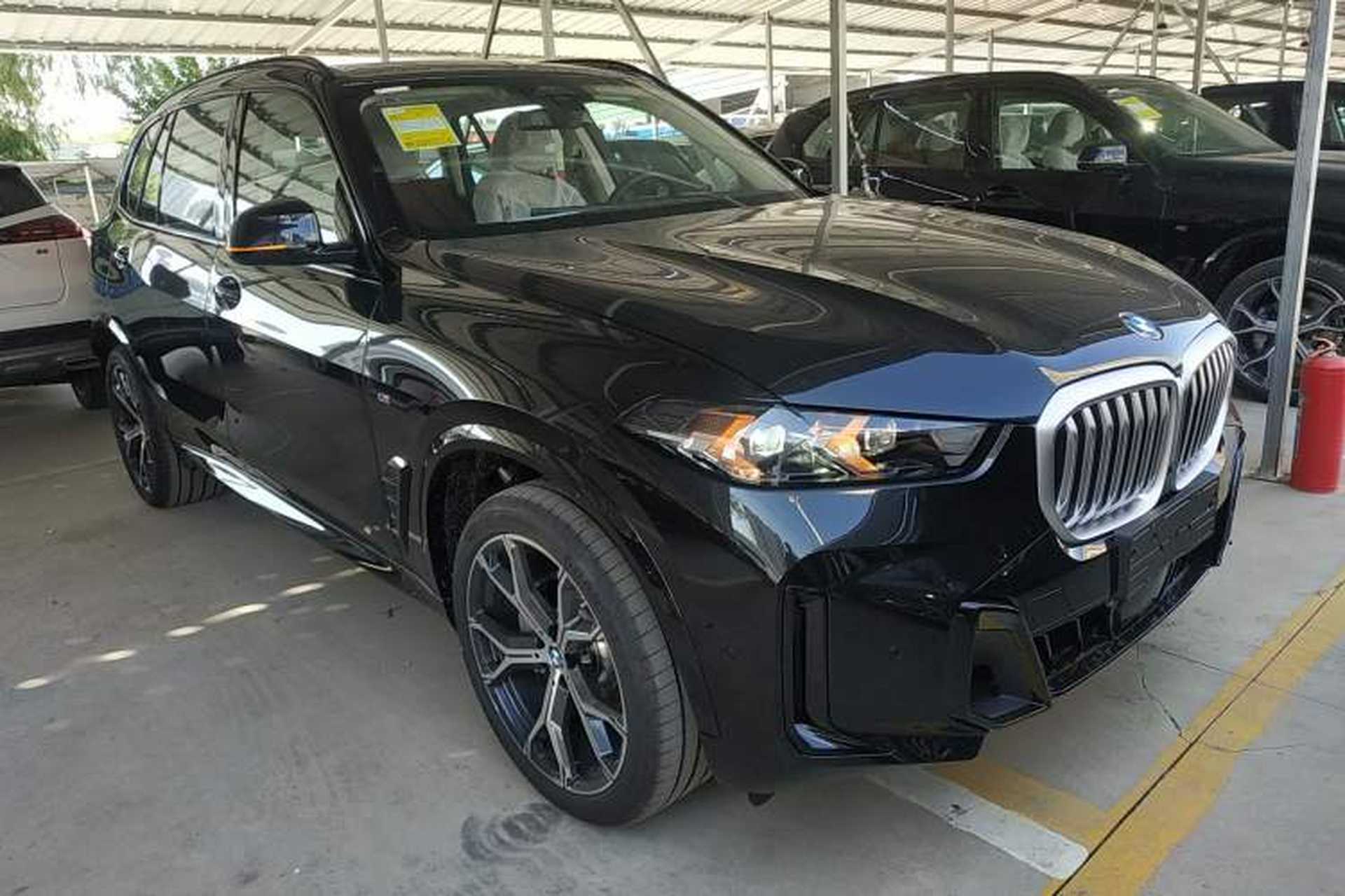Used BMW X5 2025 Model, xDrive 30Li Prestige M Sport Night Package Front Right 45 Deg
