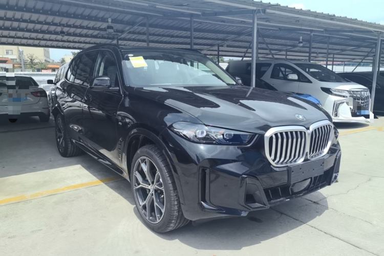 Used BMW X5 2026 Model, Facelifted xDrive 30Li Premium M Sport Night Package Front Right 45 Deg