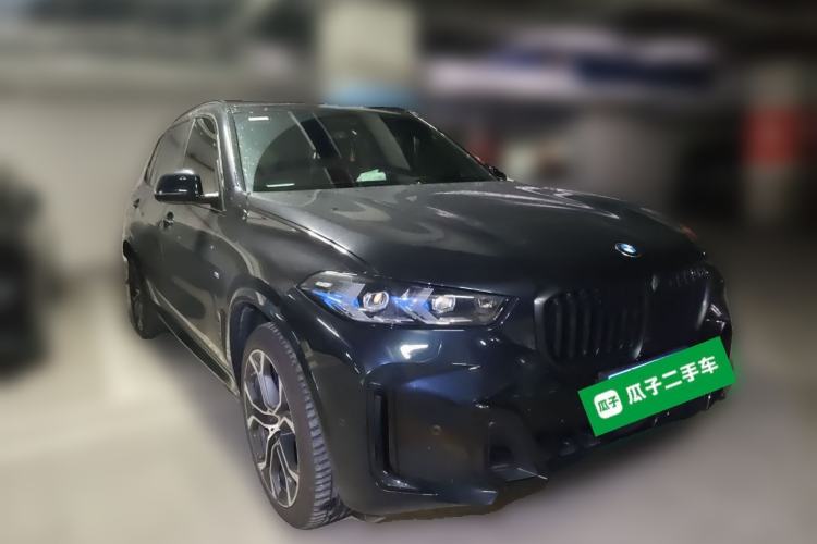 Used BMW X5 2026 Model, xDrive 40Li M Sport Night Package Front Right 45 Deg