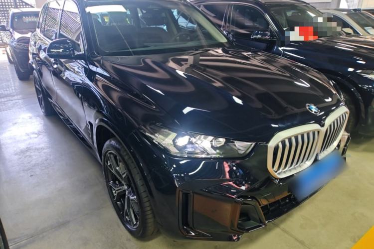 Used BMW X5 2026 Model, xDrive 30Li Prestige M Sport Night Package Front Right 45 Deg