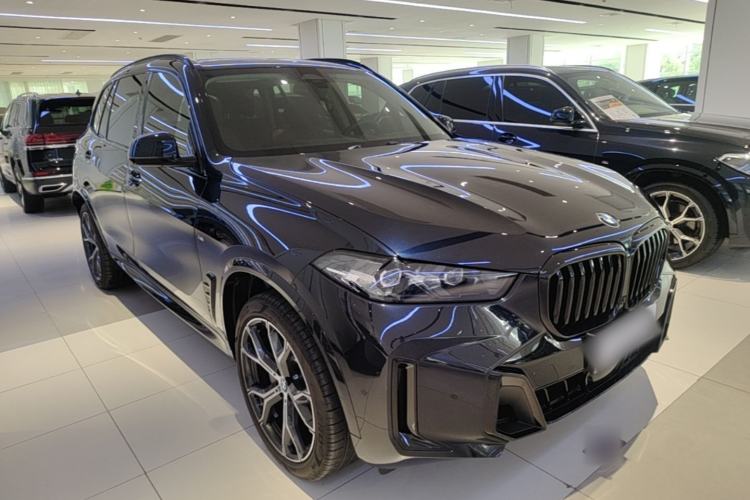 Used BMW X5 2026 Model, xDrive 30Li Prestige M Sport Night Package Front Right 45 Deg