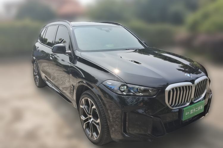 Used BMW X5 2026 Model, xDrive 40Li M Sport Night Package Front Right 45 Deg