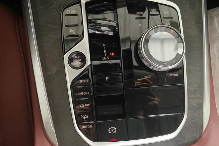 Used BMW X5 2026 Model, xDrive 30Li Prestige M Sport Night Package Gear Lever