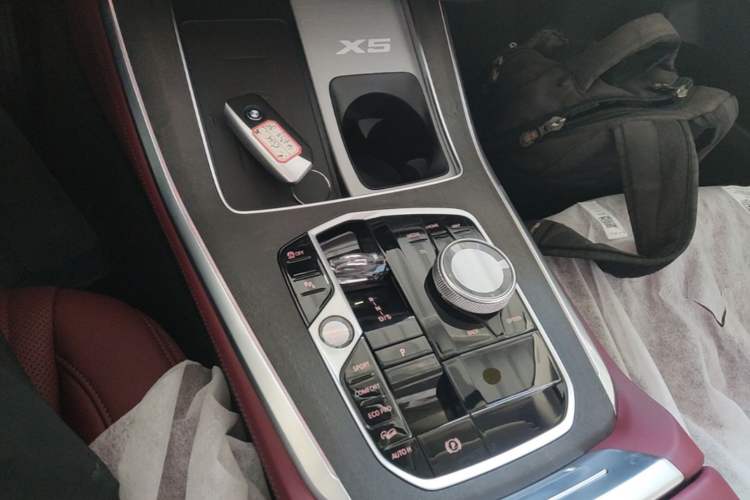 Used BMW X5 2026 Model, Facelifted xDrive 30Li Premium M Sport Night Package Gear Lever