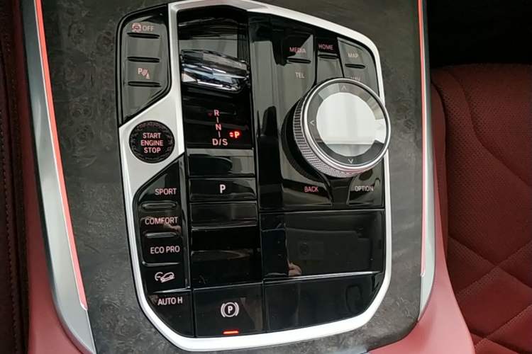 Used BMW X5 2026 Model, Facelifted xDrive 30Li Premium M Sport Night Package Gear Lever