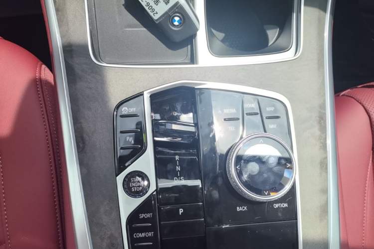 Used BMW X5 2026 Model, Facelifted xDrive 30Li Premium M Sport Night Package Gear Lever
