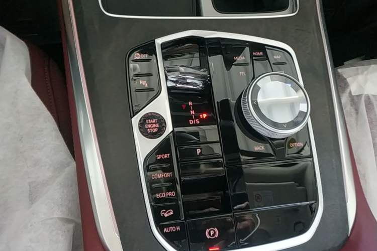 Used BMW X5 2026 Model, Facelifted xDrive 30Li Premium M Sport Night Package Gear Lever