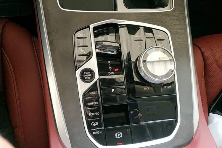 Used BMW X5 2026 Model, Facelifted xDrive 30Li Premium M Sport Night Package Gear Lever
