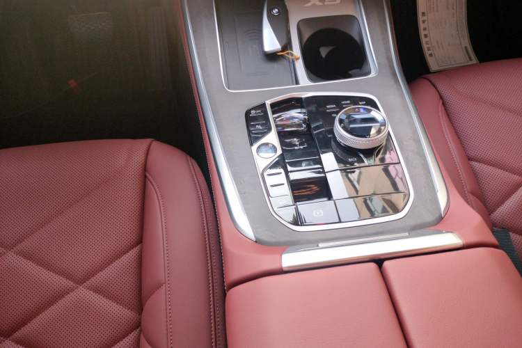 Used BMW X5 2026 Model, Facelifted xDrive 30Li Premium M Sport Night Package Gear Lever