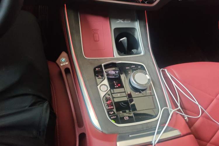 Used BMW X5 2026 Model, Facelifted xDrive 30Li Premium M Sport Night Package Gear Lever