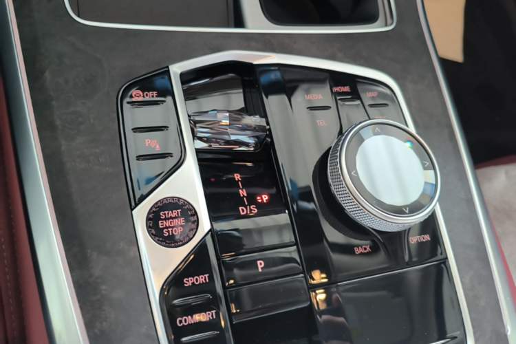 Used BMW X5 2026 Model, Facelifted xDrive 30Li Premium M Sport Night Package Gear Lever