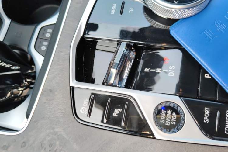 Used BMW X5 2026 Model, xDrive 30Li Prestige M Sport Night Package Gear Lever