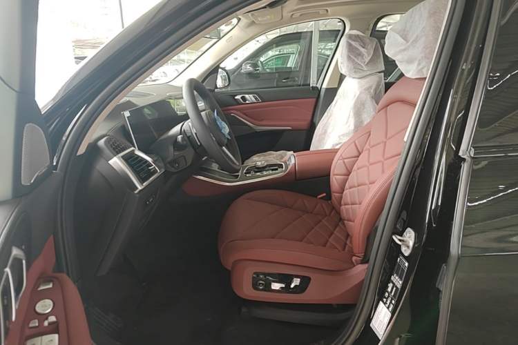 Used BMW X5 2026 Model, xDrive 30Li Prestige M Sport Night Package Left Front Seat