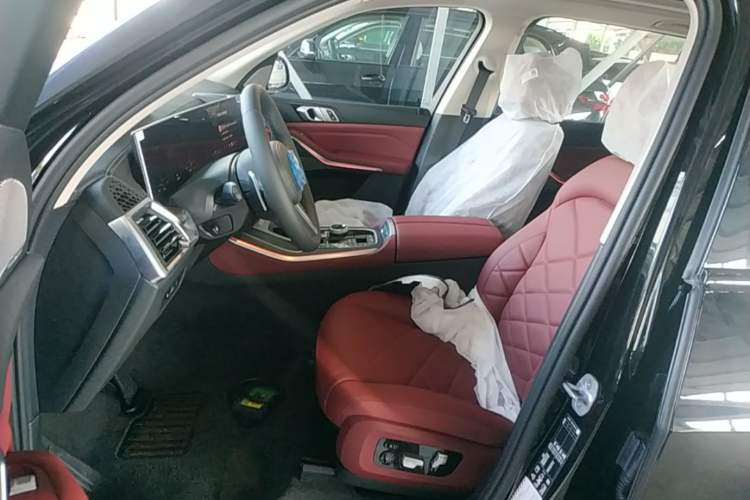 Used BMW X5 2026 Model, Facelifted xDrive 30Li Premium M Sport Night Package Left Front Seat