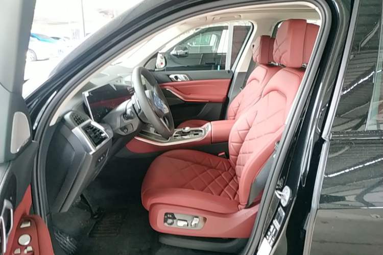 Used BMW X5 2026 Model, Facelifted xDrive 30Li Premium M Sport Night Package Left Front Seat