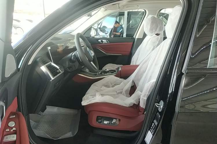 Used BMW X5 2026 Model, Facelifted xDrive 30Li Premium M Sport Night Package Left Front Seat