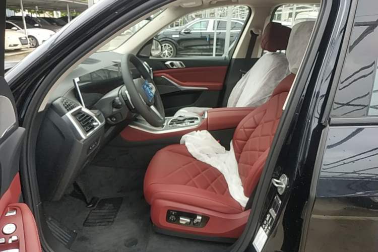 Used BMW X5 2026 Model, Facelifted xDrive 30Li Premium M Sport Night Package Left Front Seat