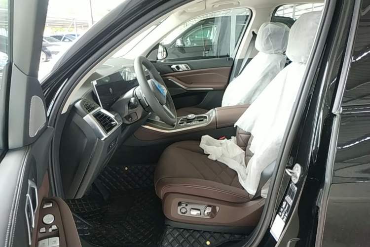 Used BMW X5 2026 Model, Facelifted xDrive 30Li Premium M Sport Night Package Left Front Seat