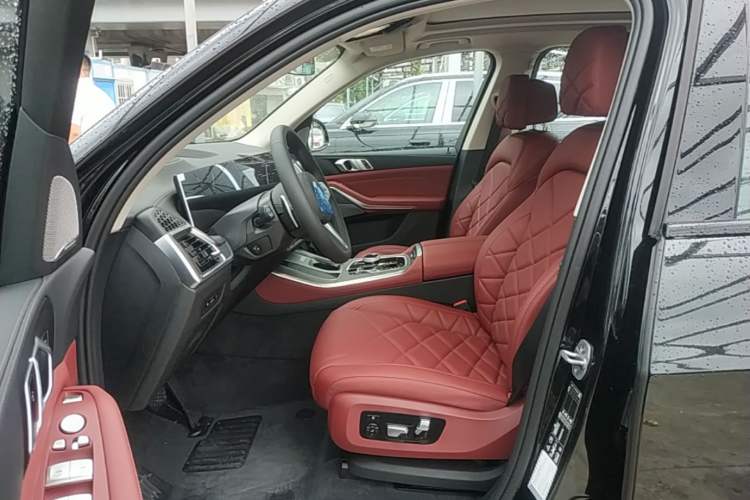 Used BMW X5 2026 Model, Facelifted xDrive 30Li Premium M Sport Night Package Left Front Seat