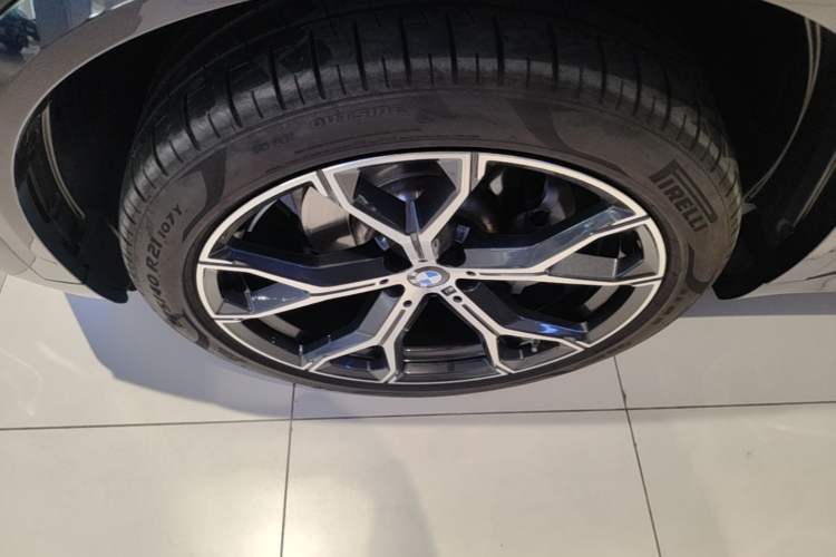 Used BMW X5 2026 Model, xDrive 30Li Prestige M Sport Night Package Left Front Wheel Hub