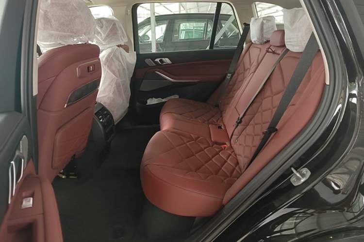 Used BMW X5 2026 Model, xDrive 30Li Prestige M Sport Night Package Left Rear Seat