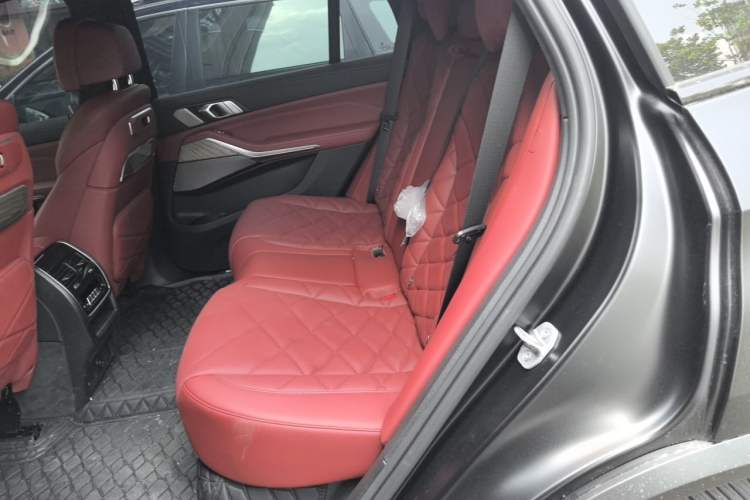 Used BMW X5 2026 xDrive 40Li Horse Year Edition Left Rear Seat