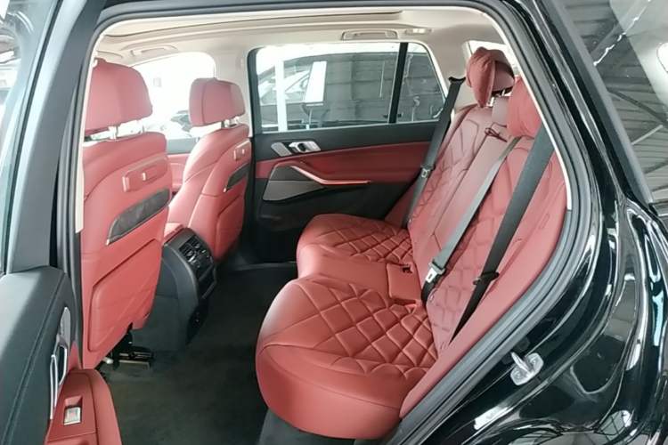 Used BMW X5 2026 Model, Facelifted xDrive 30Li Premium M Sport Night Package Left Rear Seat