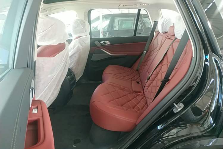 Used BMW X5 2026 Model, Facelifted xDrive 30Li Premium M Sport Night Package Left Rear Seat