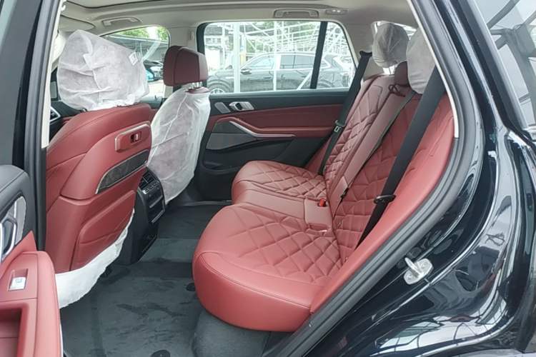 Used BMW X5 2026 Model, Facelifted xDrive 30Li Premium M Sport Night Package Left Rear Seat