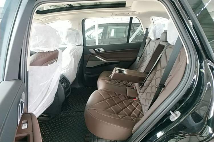 Used BMW X5 2026 Model, Facelifted xDrive 30Li Premium M Sport Night Package Left Rear Seat