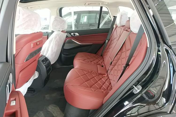Used BMW X5 2026 Model, Facelifted xDrive 30Li Premium M Sport Night Package Left Rear Seat