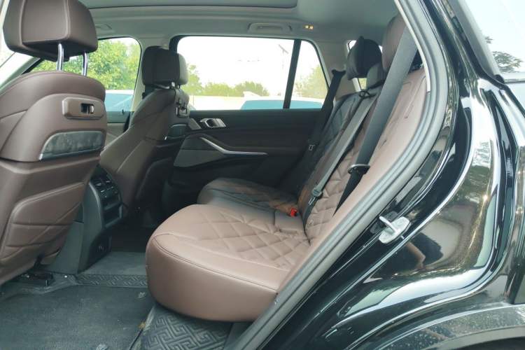 Used BMW X5 2026 Model, xDrive 30Li Prestige M Sport Night Package Left Rear Seat