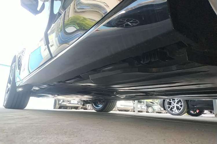 Used BMW X5 2026 Model, Facelifted xDrive 30Li Premium M Sport Night Package Left Side Sill
