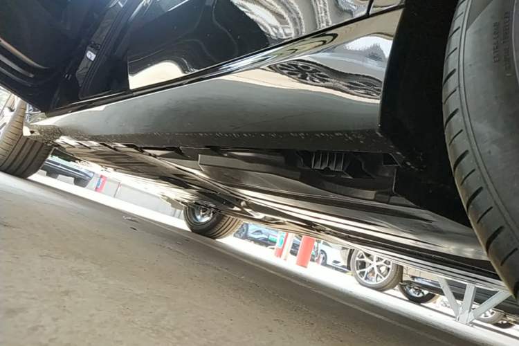 Used BMW X5 2026 Model, Facelifted xDrive 30Li Premium M Sport Night Package Left Side Sill