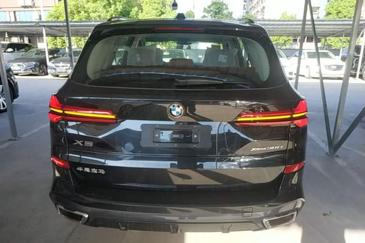 Used BMW X5 2026 Model, Facelifted xDrive 30Li Premium M Sport Night Package Rear