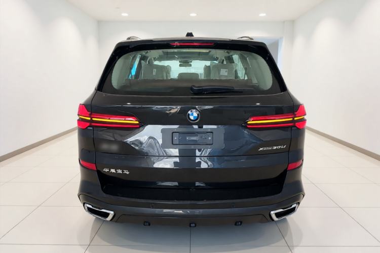 Used BMW X5 2026 Model, Facelifted xDrive 30Li Premium M Sport Night Package Rear