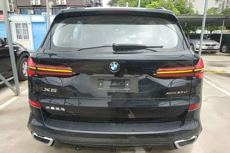 Used BMW X5 2026 Model, Facelifted xDrive 30Li Premium M Sport Night Package Rear