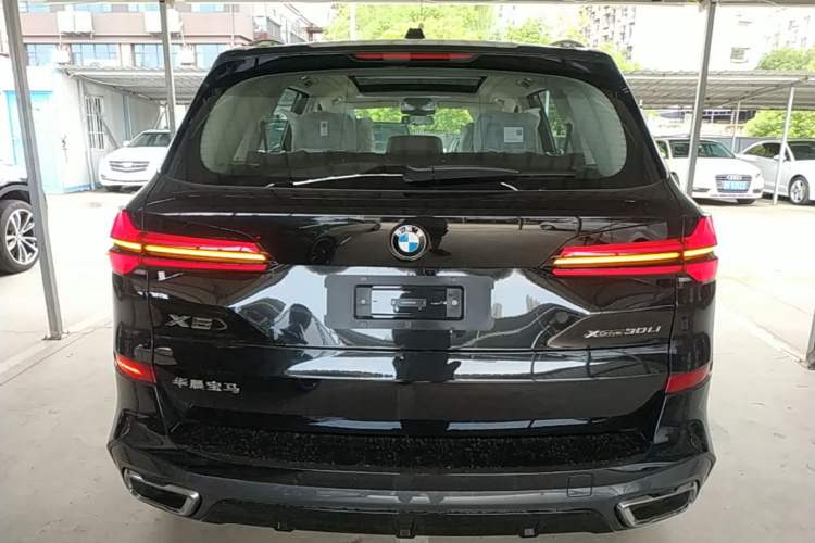 Used BMW X5 2026 Model, Facelifted xDrive 30Li Premium M Sport Night Package Rear