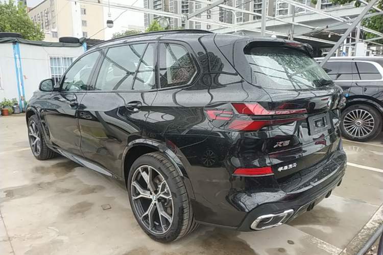 Used BMW X5 2026 Model, Facelifted xDrive 30Li Premium M Sport Night Package Rear Left 45 Deg