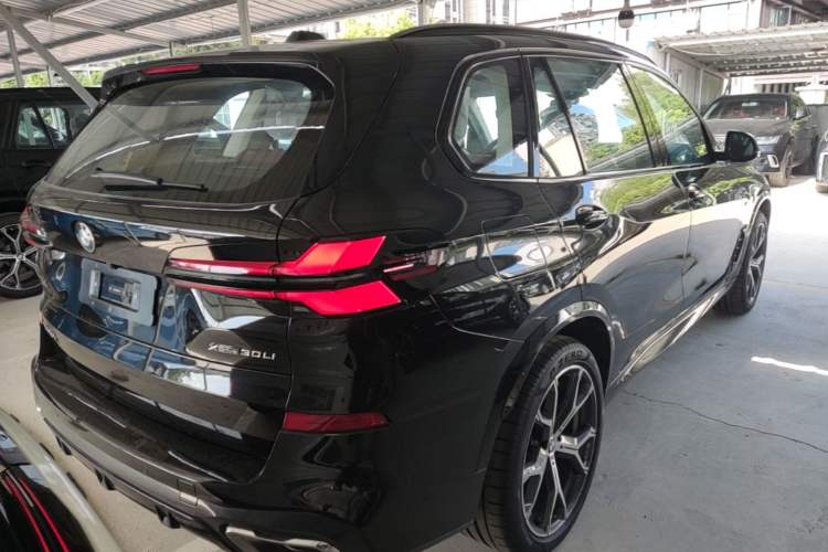 Used BMW X5 2026 Model, Facelifted xDrive 30Li Premium M Sport Night Package Rear Right 45 Deg