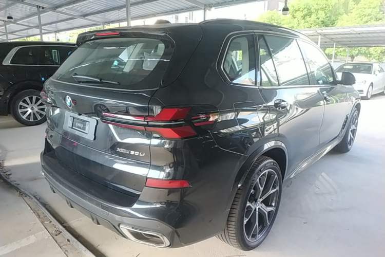 Used BMW X5 2026 Model, Facelifted xDrive 30Li Premium M Sport Night Package Rear Right 45 Deg