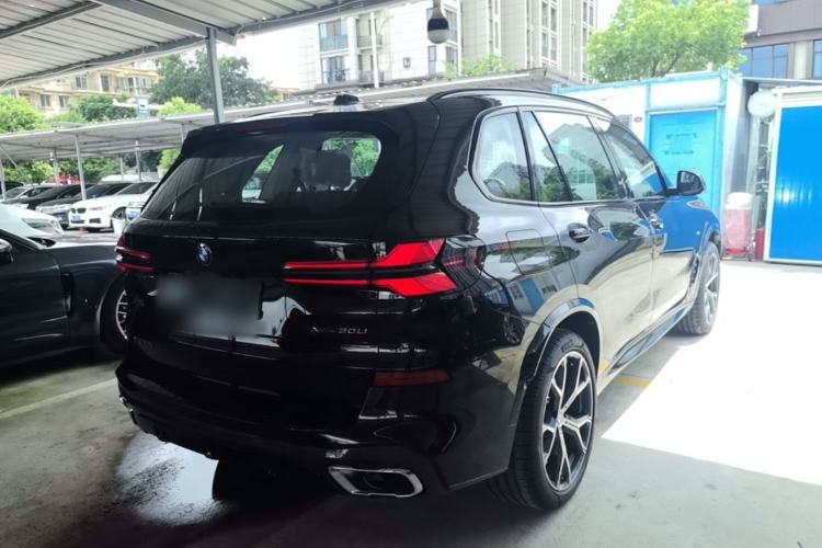 Used BMW X5 2026 Model, Facelifted xDrive 30Li Premium M Sport Night Package Rear Right 45 Deg