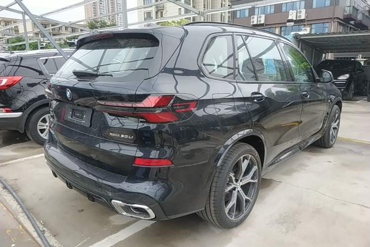 Used BMW X5 2026 Model, Facelifted xDrive 30Li Premium M Sport Night Package Rear Right 45 Deg