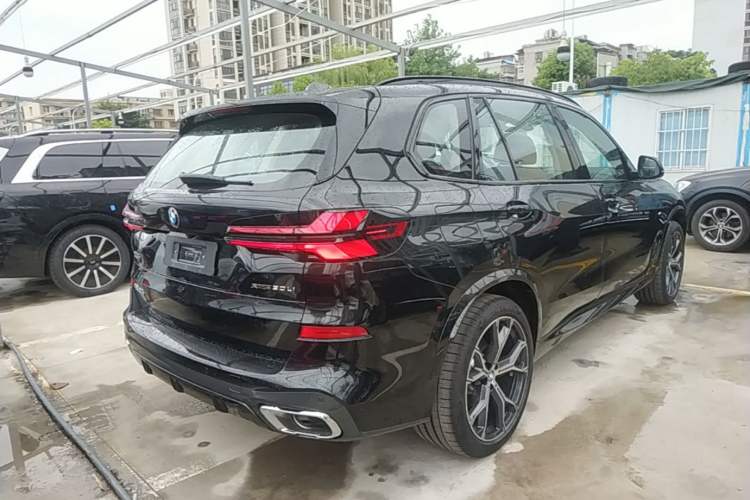 Used BMW X5 2026 Model, Facelifted xDrive 30Li Premium M Sport Night Package Rear Right 45 Deg
