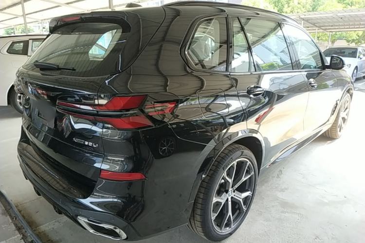 Used BMW X5 2026 Model, Facelifted xDrive 30Li Premium M Sport Night Package Rear Right 45 Deg